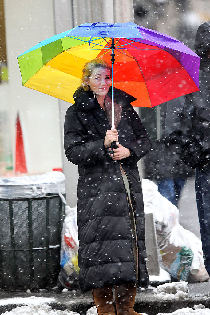 Blake Lively Brightens Up a New York Blizzard Blake Lively Brightens Up a New York Blizzard