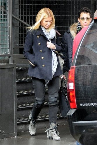 Gwyneth Paltrow Tackles the Snowstorm With Style and French Beauty Products Gwyneth Paltrow Tackles the Snowstorm With Style and French Beauty Products