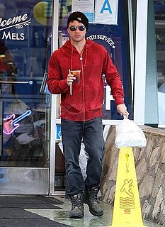 Pictures of Ryan Phillippe Picking Up Lunch From Mel's Diner in LA