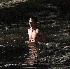 Pictures of Justin Timberlake Shirtless on the set of Now