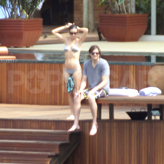 Demi Breaks Out a New Bikini to Relax With Ashton and Tallulah Demi Breaks Out a New Bikini to Relax With Ashton and Tallulah