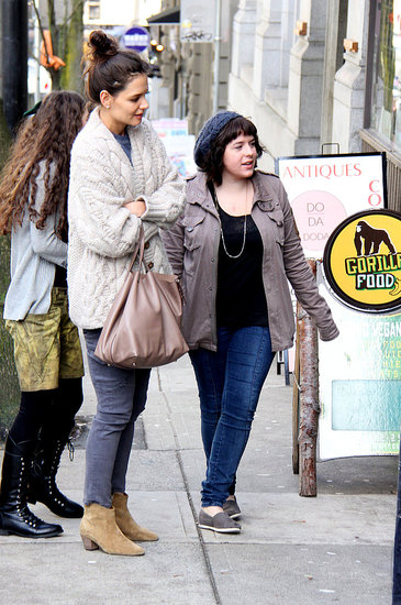 Katie Holmes Goes Vegan For Lunch With Isabella Katie Holmes Goes Vegan For Lunch With Isabella
