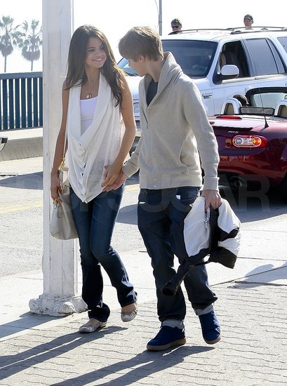 Pictures of Selena Gomez and Justin Bieber Holding Hands in LA