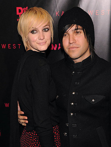 Ashlee Simpson Files For Divorce From Pete Wentz