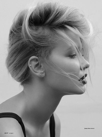 Pearls of Wisdom: Lara Bingle's Beauty Shots From Oyster Pearls of Wisdom: Lara Bingle's Beauty Shots From Oyster