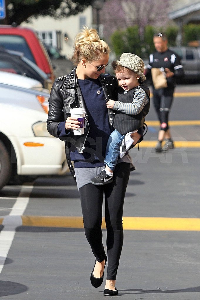Nicole and Sparrow Accessorize For Their Coffee Run Nicole and Sparrow Accessorize For Their Coffee Run