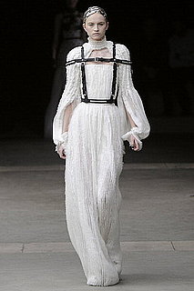 Fall 2011 Paris Fashion Week: Alexander McQueen 2011-03-08 14:28:32