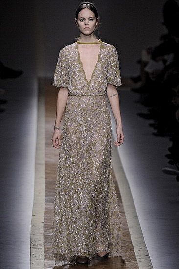 Fall 2011 Paris Fashion Week: Valentino 2011-03-08 12:37:39