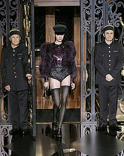 Photos of Louis Vuitton Autumn Winter 2011 at Paris Fashion Week Starring Kate Moss 2011-03-09 04:49:46