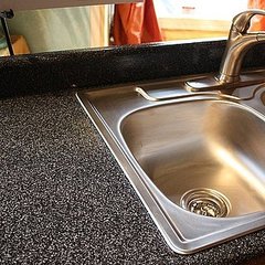 Review of Rust-Oleum Countertop Transformations and Laminate Countertop Refinishing
