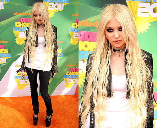 Taylor Momsen at the Kids' Choice Awards 2011