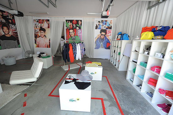 Inside the tents, pretty Lacoste colors.
Inside the tents, pretty Lacoste colors.