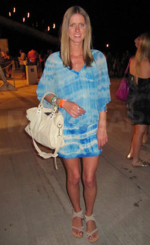 Photos Nicky Hilton at Armani Exchange & 944 Coachella 2011 Neon Carnival 2011-04-17 10:59:13