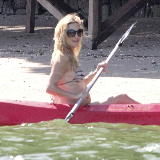 Pictures of Pregnant Kate Hudson in a Bikini