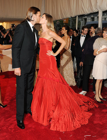 Gisele Bundchen in Ravishing Red McQueen Gets a Carpet Kiss From Tom Brady Gisele Bundchen in Ravishing Red McQueen Gets a Carpet Kiss From Tom Brady
