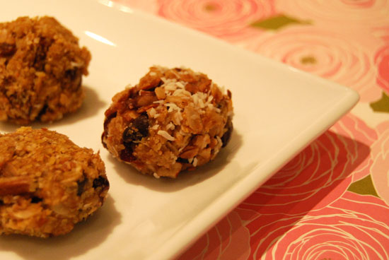 Peanut Butter and Honey Balls Peanut Butter and Honey Balls