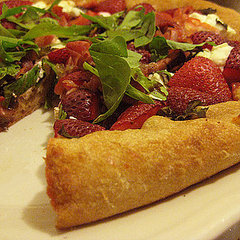 Strawberry Pizza Recipe With Basil and Goat Cheese