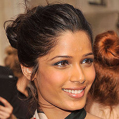 How to Wear Sparkly Blue Eye Shadow 2011-06-30 10:56:41 How to Wear Sparkly Blue Eye Shadow 2011-06-30 10:56:41