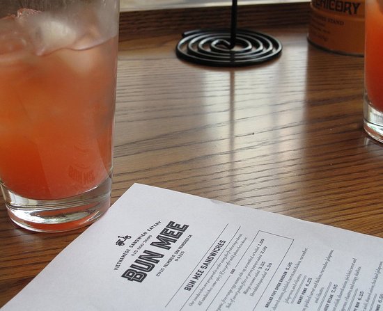 Strawberry-Lychee Lemonade