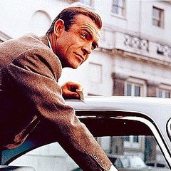 How to Seduce Women According to Hollywood