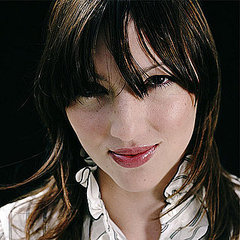 How to Grow Out Your Bangs How to Grow Out Your Bangs