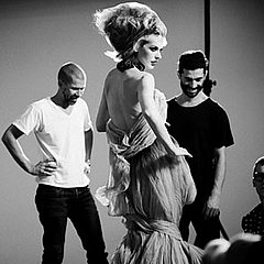 Fashion News For Oct. 28, 2011 Fashion News For Oct. 28, 2011