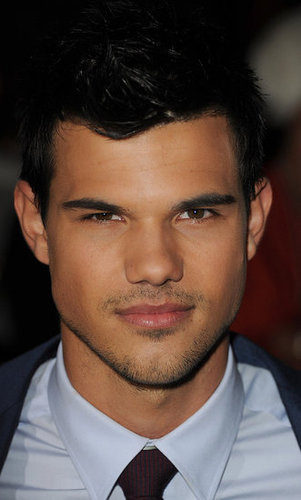 See All the Stars Arriving at the Breaking Dawn Premiere! See All the Stars Arriving at the Breaking Dawn Premiere!