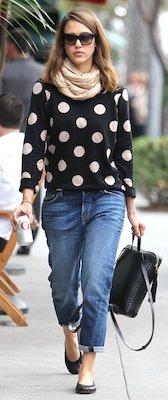 Jessica Alba in Madewell Sweater and Current/Elliott Jeans