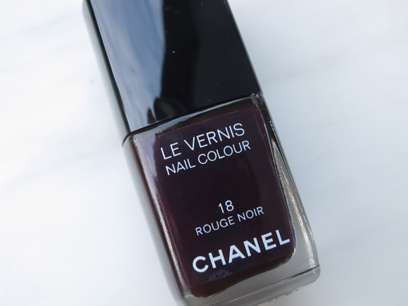 Chanel le Vernis Rouge Noir