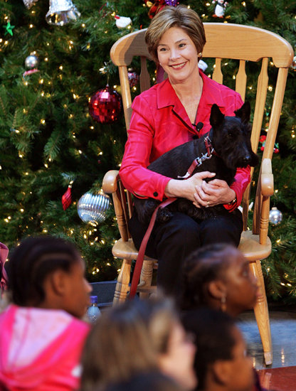 Former first lady Laura Bush brings Barney for a festive visit to the Children's National Medical Center.
Source: Getty Images
Former first lady Laura Bush brings Barney for a festive visit to the Children's National Medical Center.
Source: Getty Images
