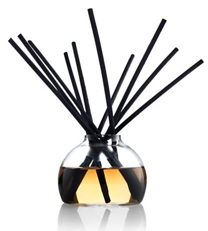 "I always give away Voluspa candles every year. This season, I'm switching things up with the diffuser option. I love the chic glass vase and crisp champagne scent." — Chi Diem Chau, associate editor
Voluspa Maison Noir "Crisp Champagne" Mini Diffuser ($35)
"I always give away Voluspa candles every year. This season, I'm switching things up with the diffuser option. I love the chic glass vase and crisp champagne scent." — Chi Diem Chau, associate editor
Voluspa Maison Noir "Crisp Champagne" Mini Diffuser ($35)