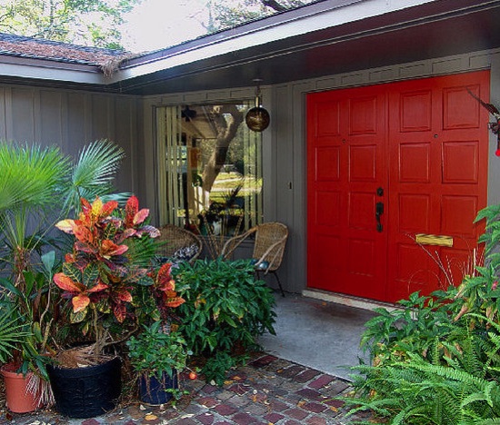 Get this glossy red door by using porch floor enamel!
Get this glossy red door by using porch floor enamel!