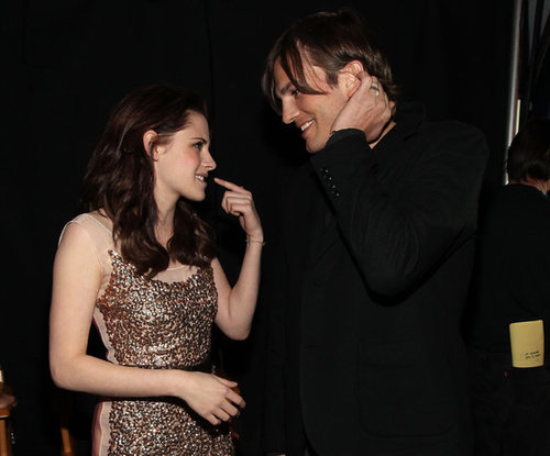 Kristen Stewart and Ashton Kutcher chatted backstage in 2011.
Kristen Stewart and Ashton Kutcher chatted backstage in 2011.