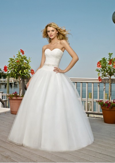 Dresses Beach Wedding on Beach Wedding Dresses Consider This