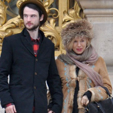 Sienna Miller Is Pregnant