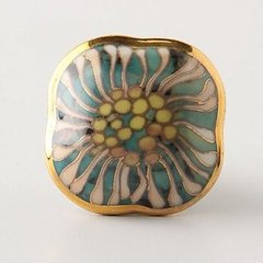 Antique Look and Feminine Drawer Pulls, Door Knobs Antique Look and Feminine Drawer Pulls, Door Knobs