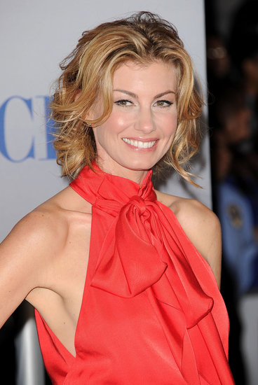 Faith Hill smiled before her People 39s Choice Awards performance