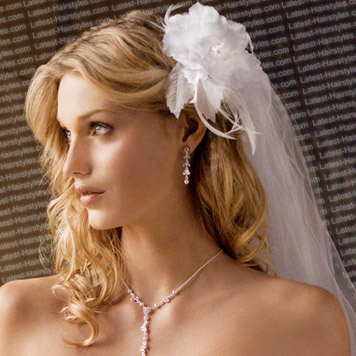 ace6ce13a398c618_wedding-hairstyles-with