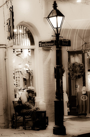 Musician on Toulouse & Royal