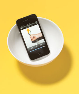 DIY Speakers For a Smartphone