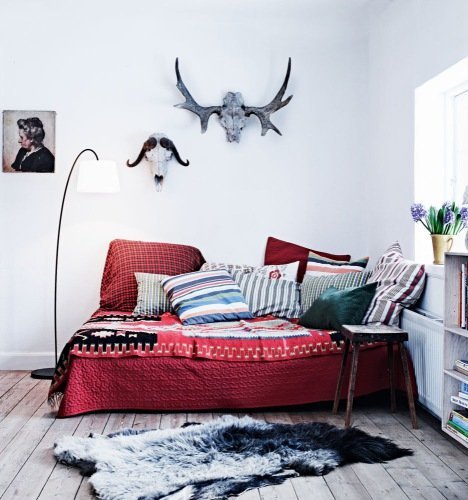 A cozy place to read and sip tea.
A cozy place to read and sip tea.