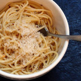 Spaghetti With Garlic, Olive Oil, and Chili Flakes