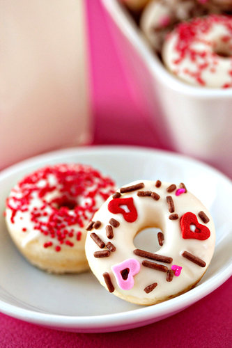 Valentine's Day Mini Doughnuts Valentine's Day Mini Doughnuts
