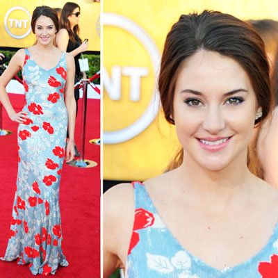 The Descendants Star Shailene Woodley Wears L'Wren Scott Floral Gown to the 2012 SAG Awards. Like?