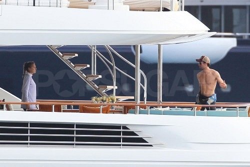 Shirtless Enrique and Bikini-Clad Anna End 2011 With a Tropical Getaway Shirtless Enrique and Bikini-Clad Anna End 2011 With a Tropical Getaway
