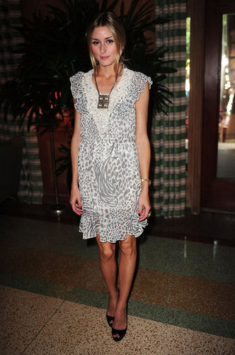 A sweet take on animal print — and Olivia's always-present dash of jewels — in June 2009.
A sweet take on animal print — and Olivia's always-present dash of jewels — in June 2009.