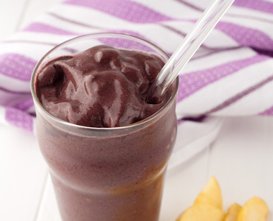Big green drinks can be a little frightening to spirulina newbies, but this superwoman green smoothie, from the Healthful Pursuit, looks like a delicious option. Flavored with cocoa and berries, this smoothie goes down easy and will power your day.
Big green drinks can be a little frightening to spirulina newbies, but this superwoman green smoothie, from the Healthful Pursuit, looks like a delicious option. Flavored with cocoa and berries, this smoothie goes down easy and will power your day.