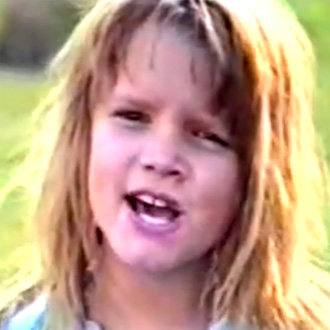 Jessica Simpson Sings as a Child