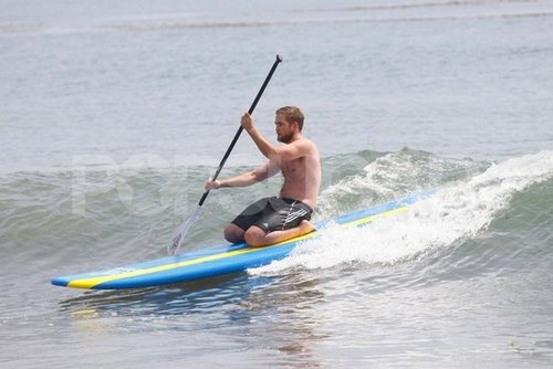 Shirtless Robert Pattinson Plays on the Beach — See Over 100 Pictures! Shirtless Robert Pattinson Plays on the Beach — See Over 100 Pictures!