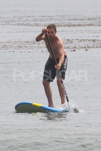 Shirtless Robert Pattinson Plays on the Beach — See Over 100 Pictures! Shirtless Robert Pattinson Plays on the Beach — See Over 100 Pictures!